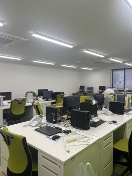 営業所内 営業所内